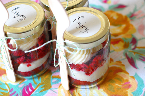 Do it yourself (DIY) Wedding Favor - Cake in a Jar